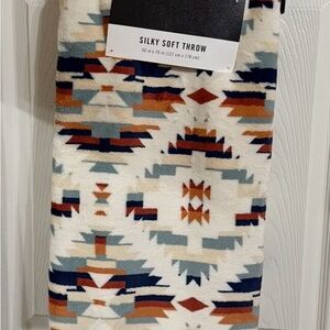 NEW FRYE Aztec Etching Reversible Throw Blanket Multi Color 50"x70"